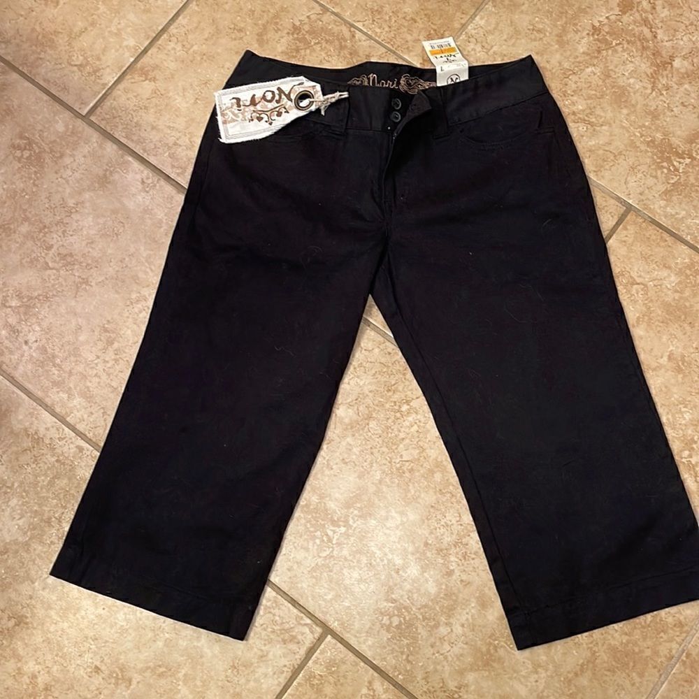 Black capris  